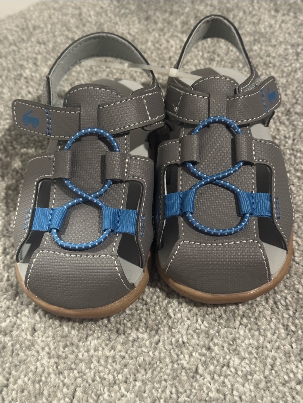 See Kai Run Callan water sandals NWOT Size 8